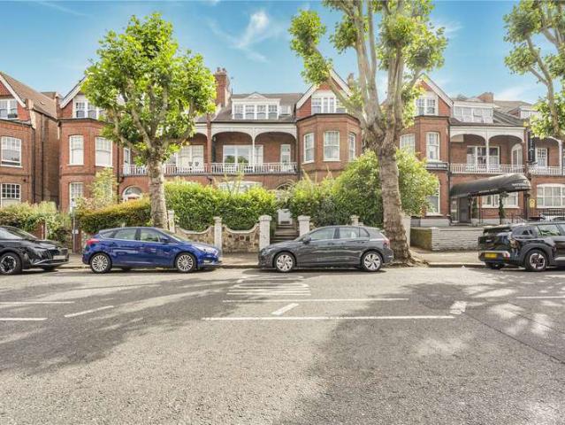 Flat for sale in Muswell Hill, Greater London
