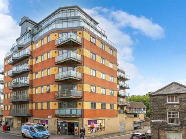 Flat for sale in New Boultham, Brayford