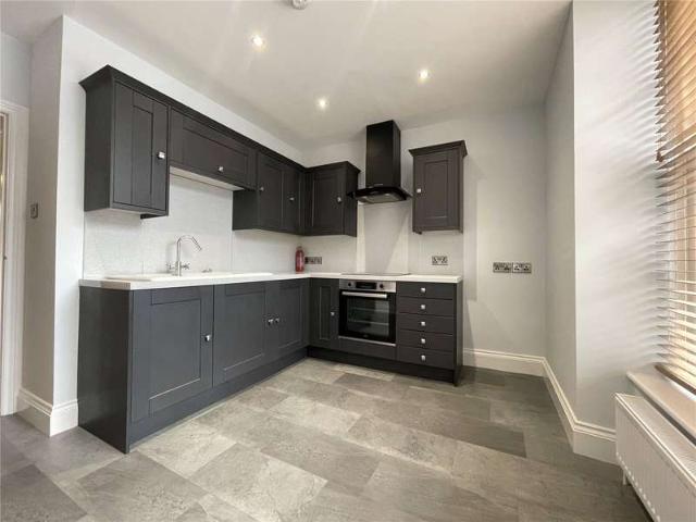Flat for rent in Trofarth, Wales