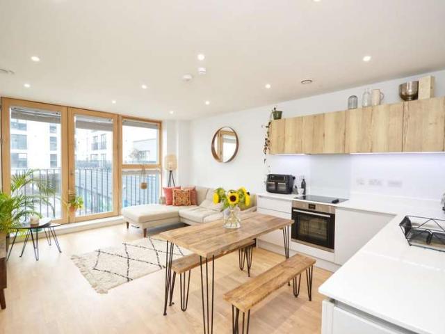 Flat for sale in Keynsham, Bath And North East Somerset