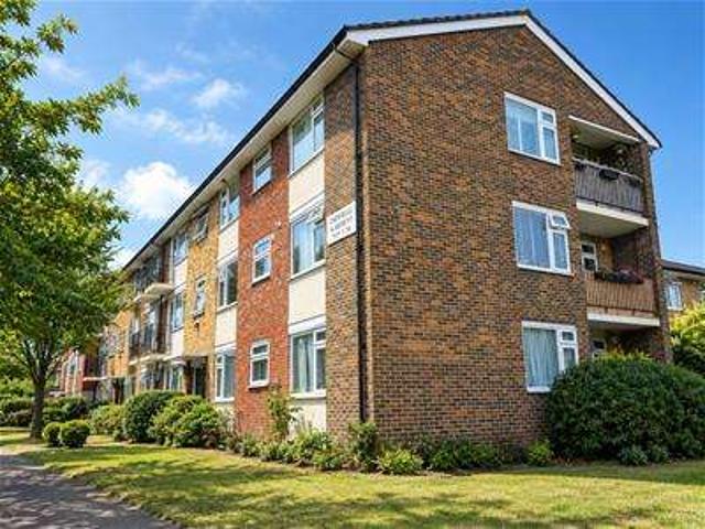 Flat for sale in London Borough of Merton, Mitcham