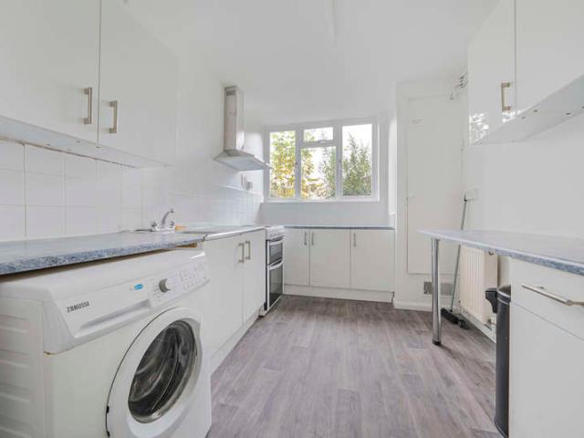 Flat for rent in Ickenham, Greater London