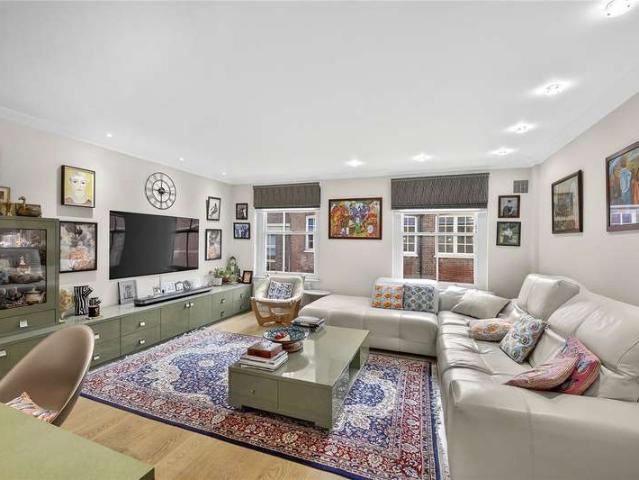 Flat for sale in East Marylebone, Mayfair