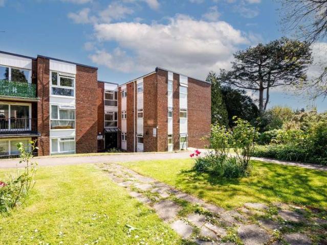 Flat for sale in Cross In Hand, East Sussex