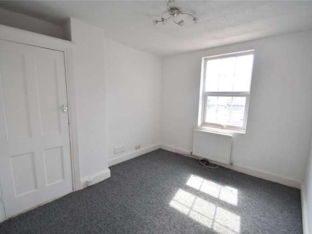 Flat for sale in Dagenham, Dagenham