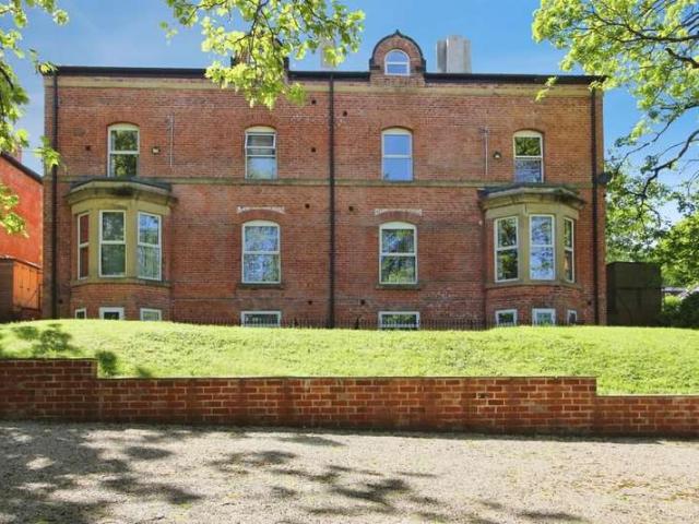 Flat for sale in Chapeltown, West Yorkshire