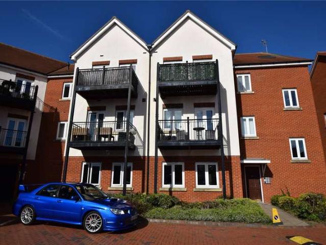 Flat for sale in Chelmsford, Essex