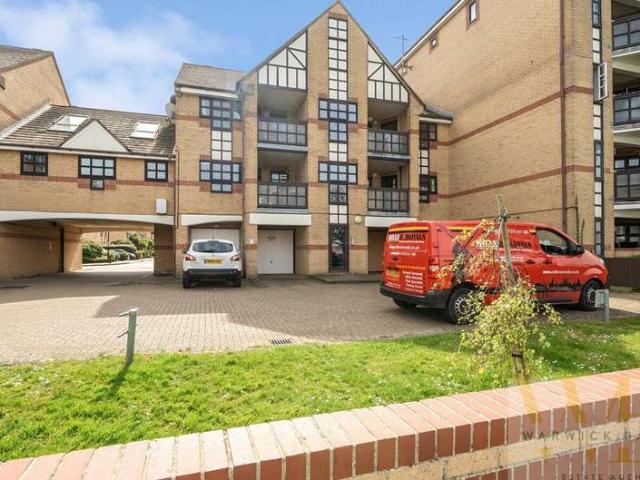 Flat for sale in Fishersgate, West Sussex