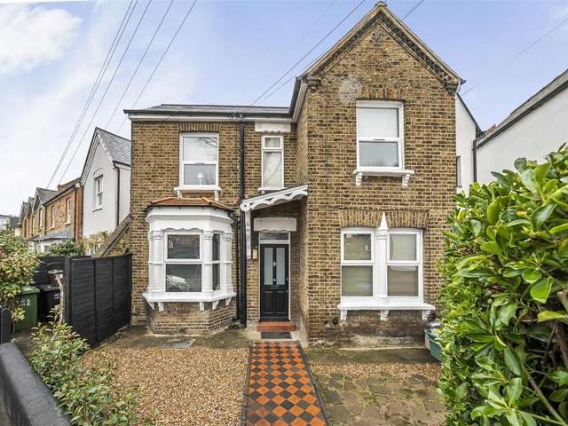 Flat for rent in Kingston Upon Thames, Norbiton