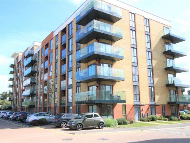 Flat for sale in Newtown, Reading