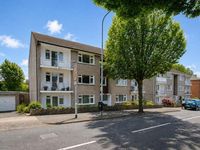 Flat for sale in Llanishen, Cardiff
