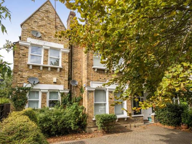 Flat for sale in Bell Green, Greater London