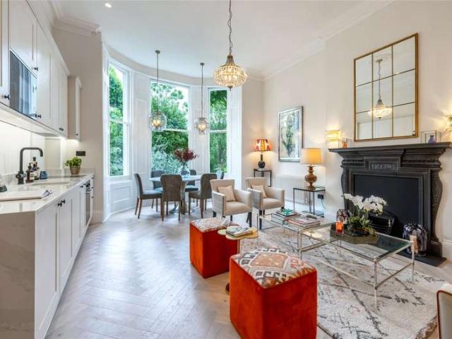 Flat for sale in Maida Vale, Greater London