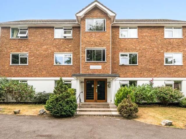 Flat for sale in Surbiton, Greater London
