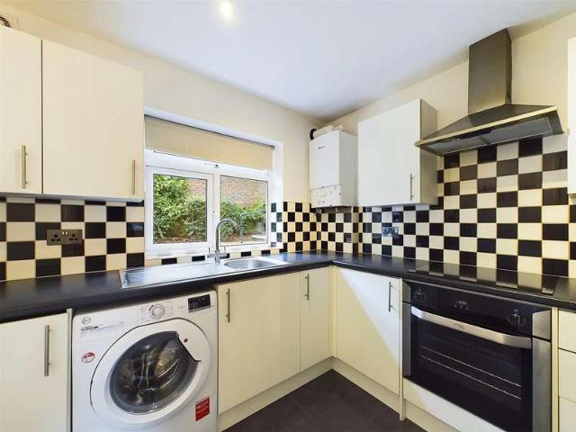 Flat for rent in Pinner, Greater London