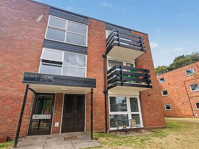 Flat for sale in Wake Green, Birmingham