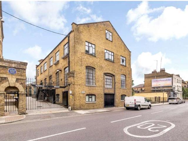 Flat for sale in Isle Of Dogs, Greater London