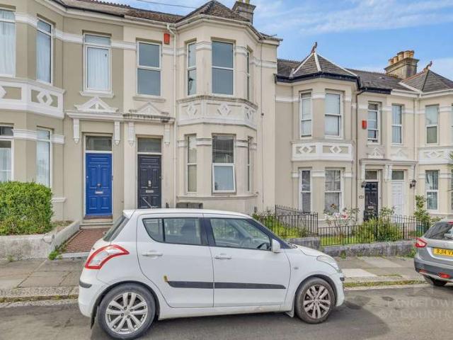 Flat for sale in Mount Wise