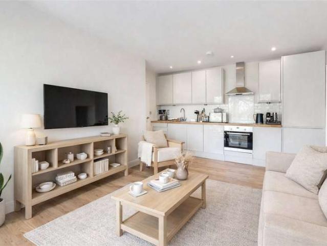 Flat for sale in Crouch End, Greater London