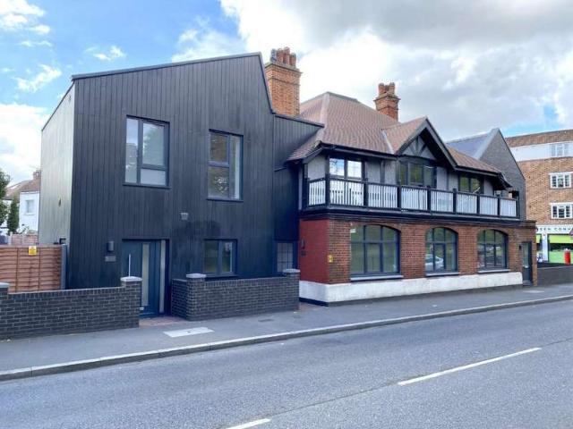 Flat for sale in London Borough of Merton, Mitcham