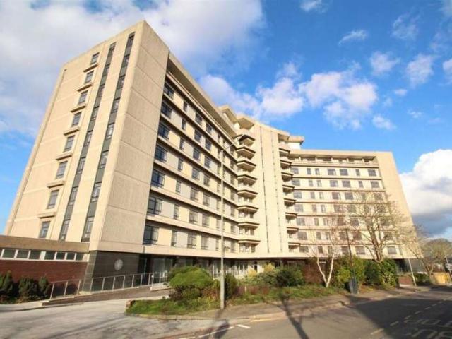 Flat for sale in Repton Manor, Bridgefield