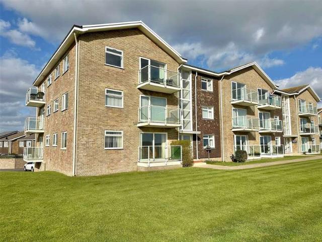 Flat for sale in Milford-on-Sea, Ashurst Bridge