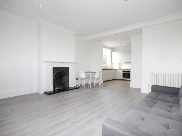 Apartment for rent in Chalk Farm, Greater London