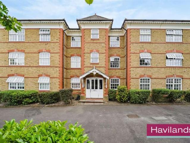 Flat for sale in Greater London