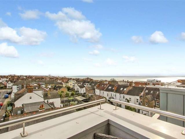 Flat for sale in Alton Barnes, Essex