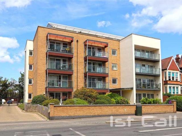 Flat for sale in Southend City Centre Neighbourhood, Alton Barnes
