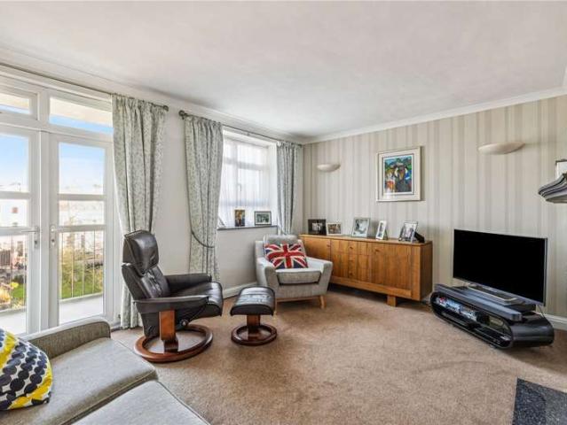 Flat for sale in Notting Hill, Greater London