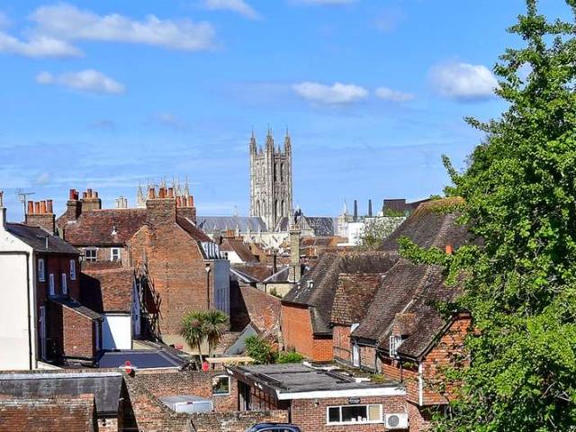 Flat for sale in St. Mildred's, The Bridge