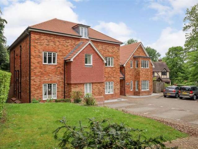 Flat for sale in North Horsham, Horsham