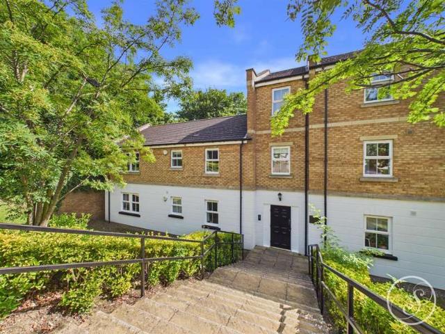 Flat for sale in Chapeltown, West Yorkshire
