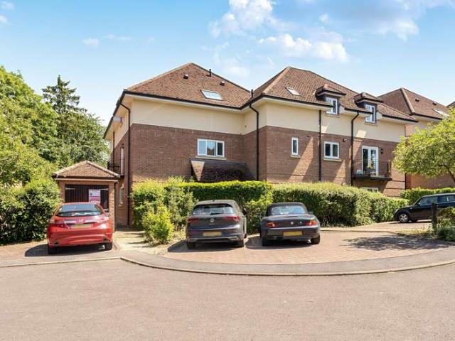 Flat for sale in The Slade, Oxfordshire