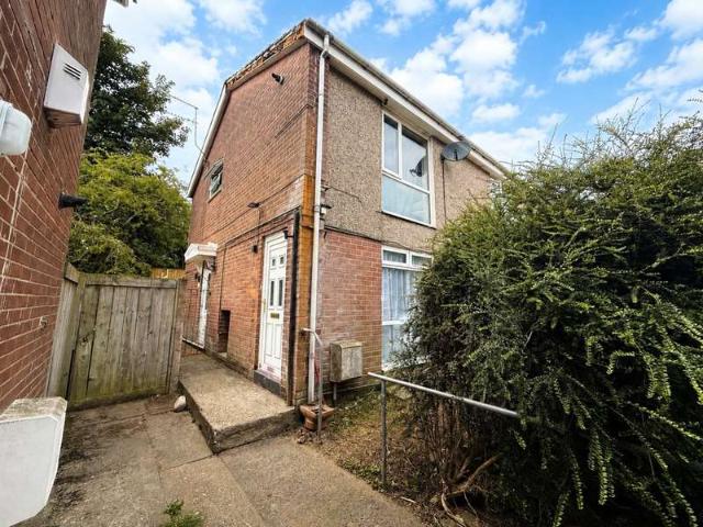 Flat for sale in Hollycarrside, Sunderland