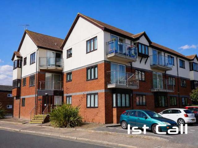 Flat for sale in Shoeburyness, Southend-on-Sea