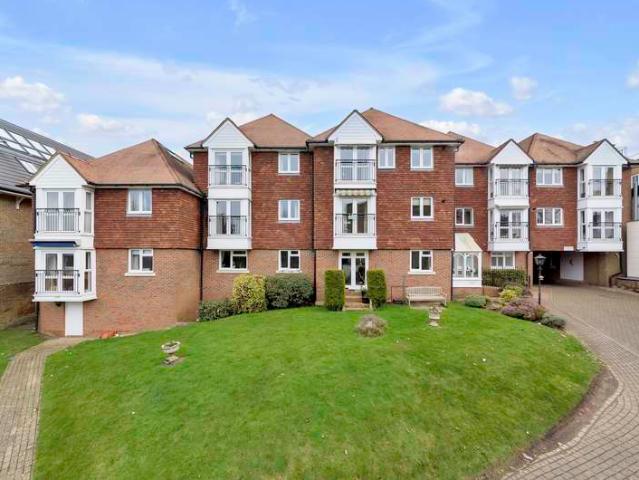 Flat for sale in Sevenoaks, The Butts
