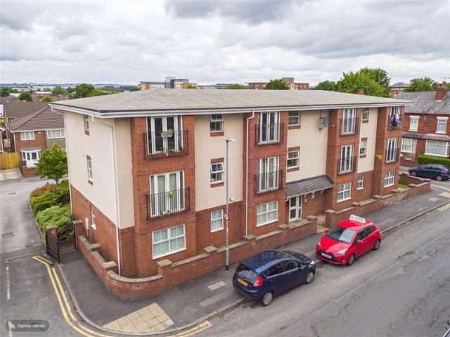 Flat for sale in Georgia, Greater Manchester