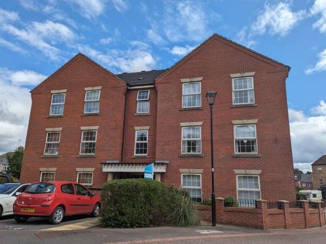 Flat for sale in Catcliffe, South Yorkshire