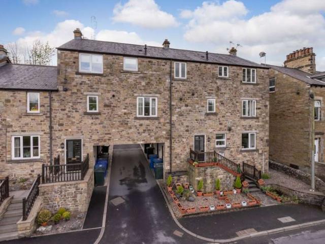 Flat for sale in Settle, North Yorkshire