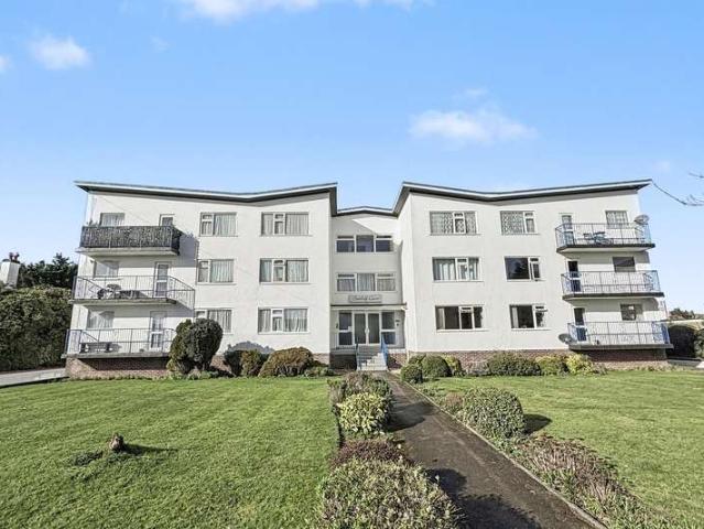 Flat for sale in Southbourne, Bournemouth