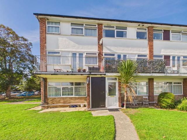 Flat for sale in Nyetimber, Arun