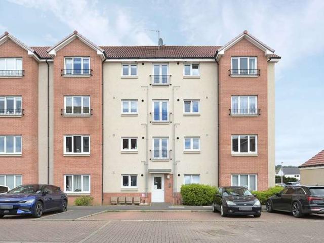 Flat for sale in Wester Broom, Scotland