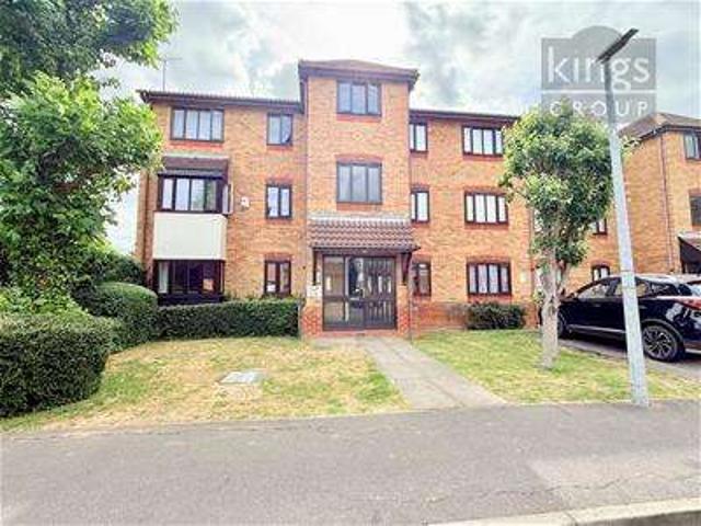 Flat for sale in Epping, Essex