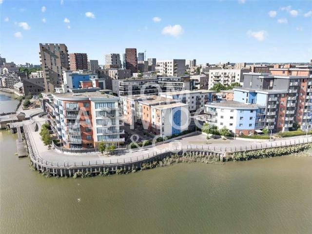 Flat for sale in Roding Riverside, Greater London