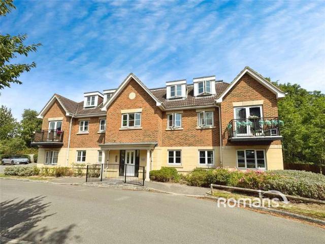 Flat for sale in Blackwater and Hawley, Hart