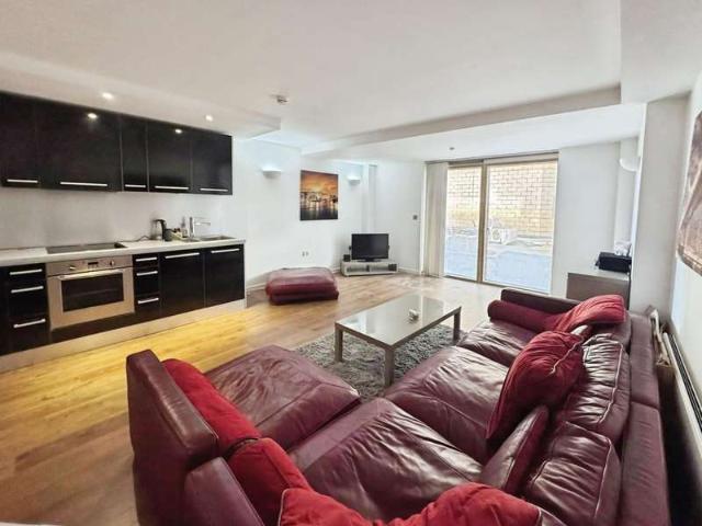 Flat for sale in Holbeck, West Yorkshire
