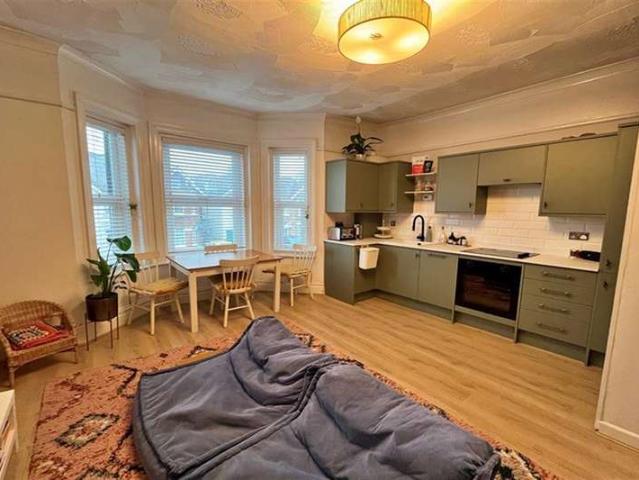 Flat for sale in Boscombe, Bournemouth