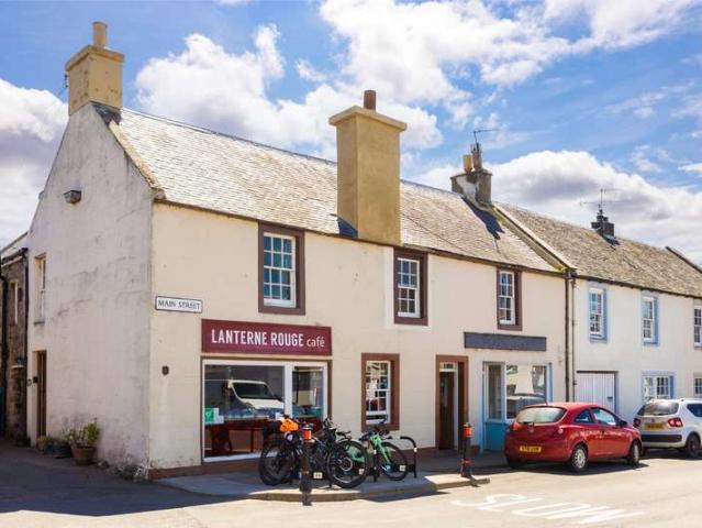 Flat for sale in Gifford, Scotland